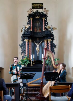 Gesang+Harfe, Mimi Doulton • Héloïse Carlean-Jones, Oberursel (Bild 01)